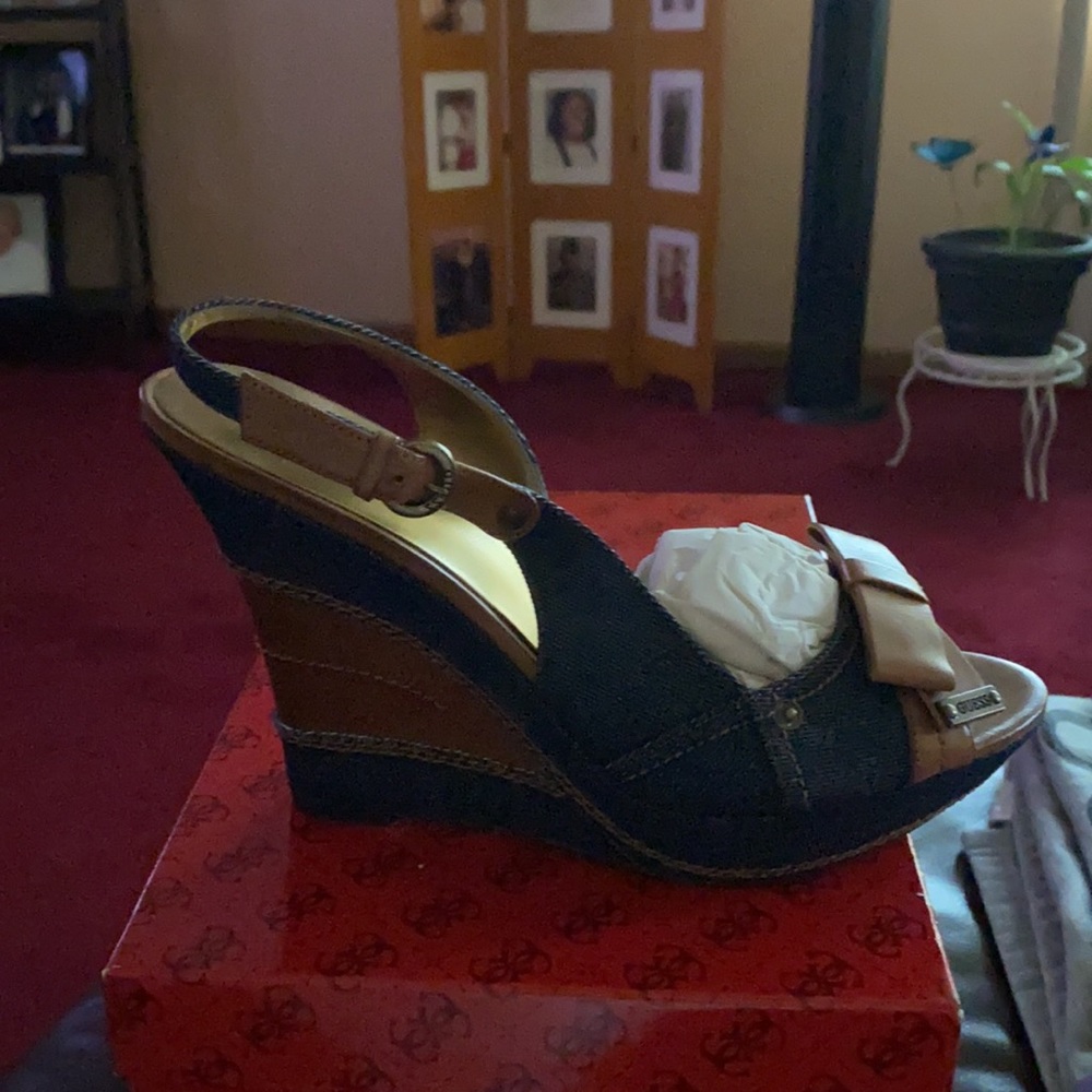 Shoes - Picture 3 of 4